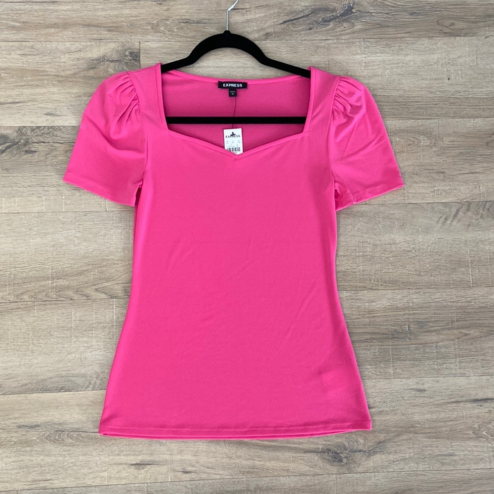 EXPRESS stretch top pink with sweetheart neckline Small